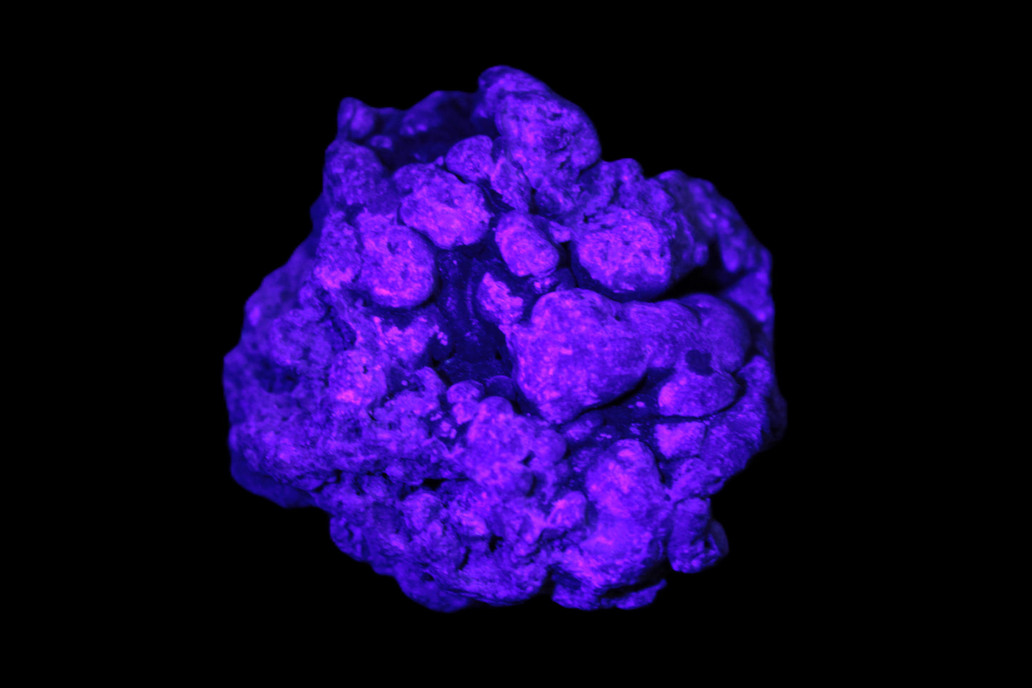 Malachite 58g in UV light