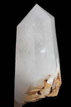 Clear White Quartz obelisk 14040g in sunlight