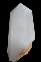 Clear White Quartz obelisk 14040g in sunlight