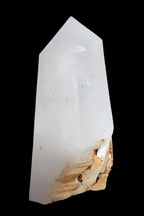 Clear White Quartz obelisk 14040g in sunlight