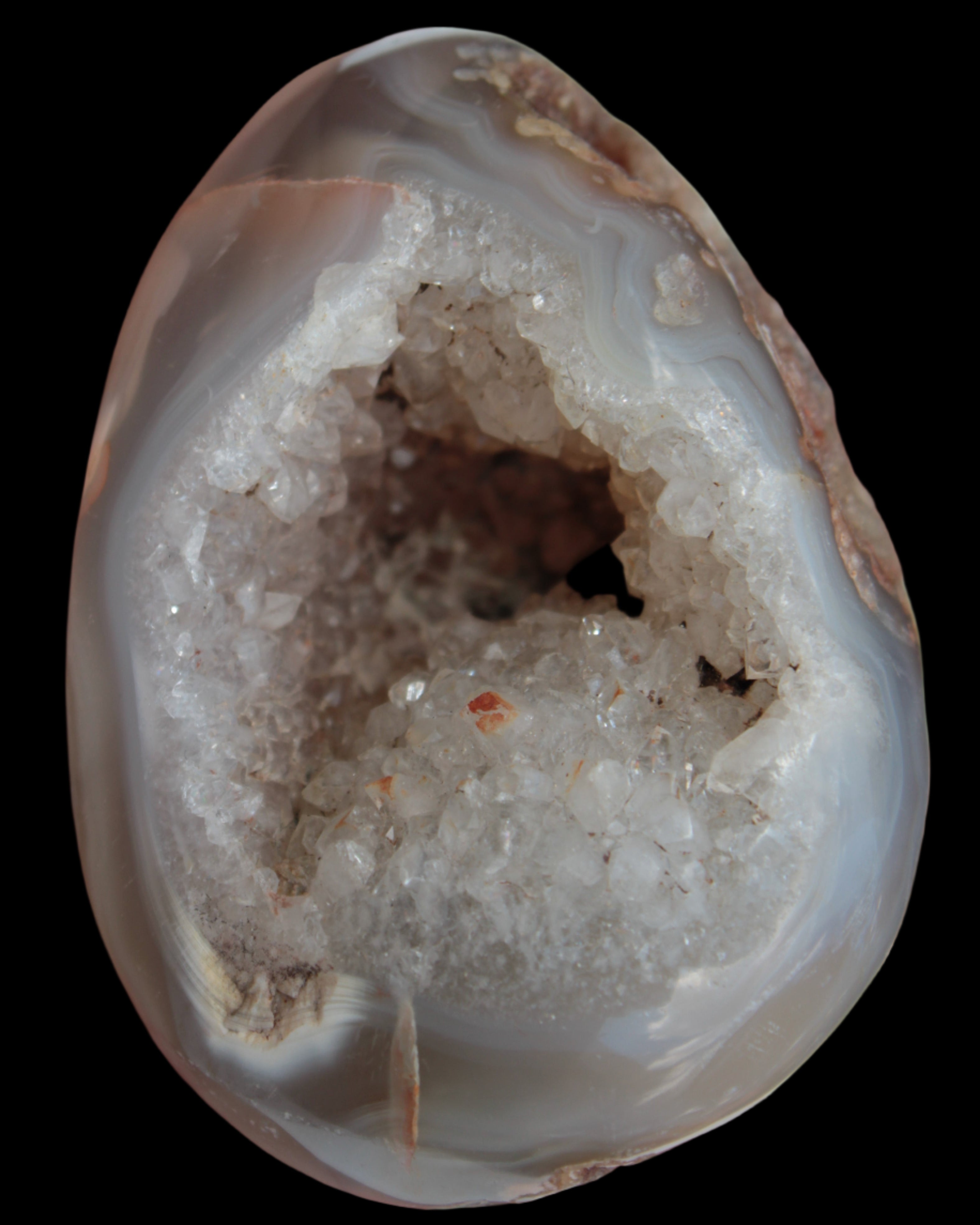 Agate geode 222g in sunlight - Rocks and Things Store