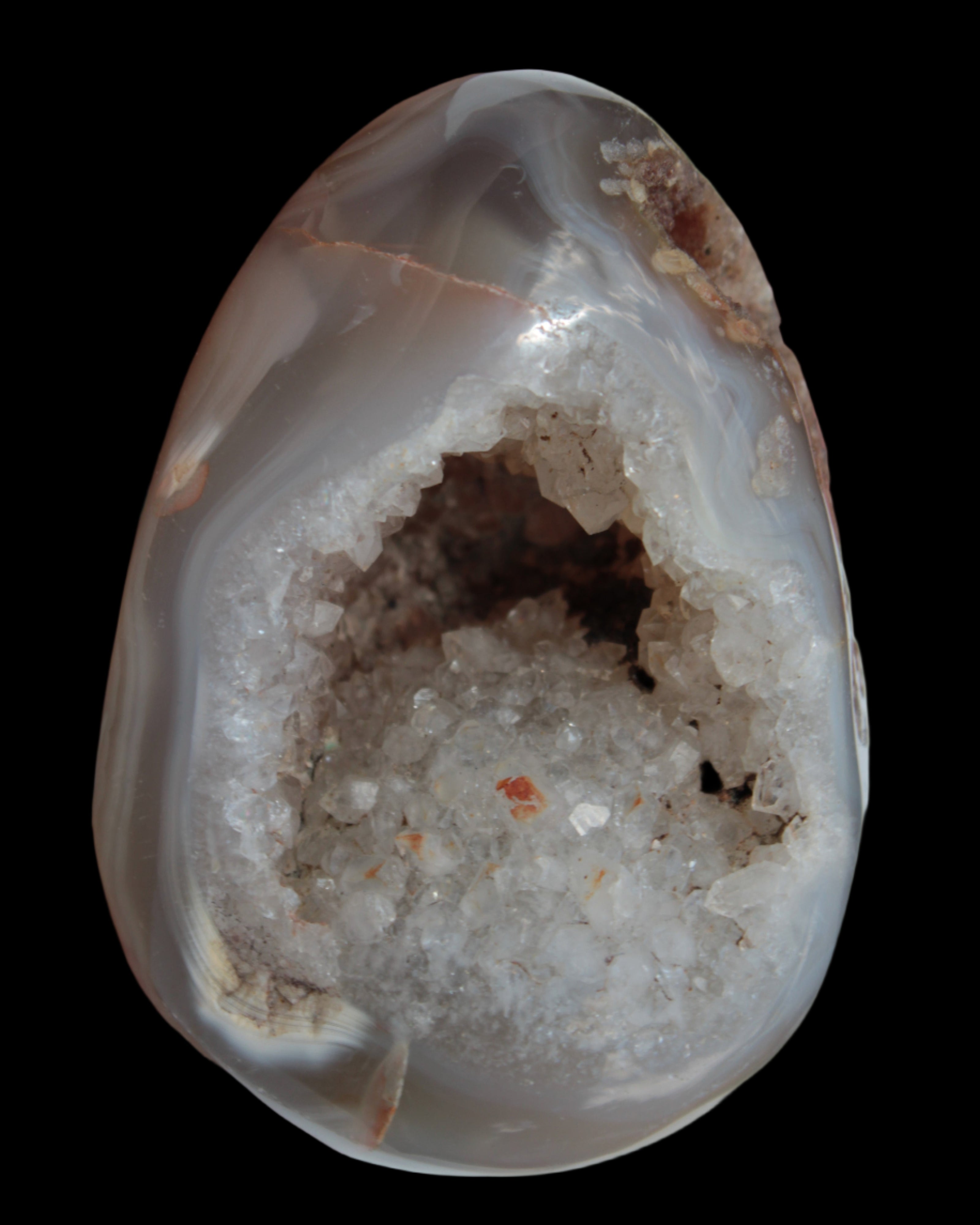 Agate geode 222g in sunlight - Rocks and Things Store