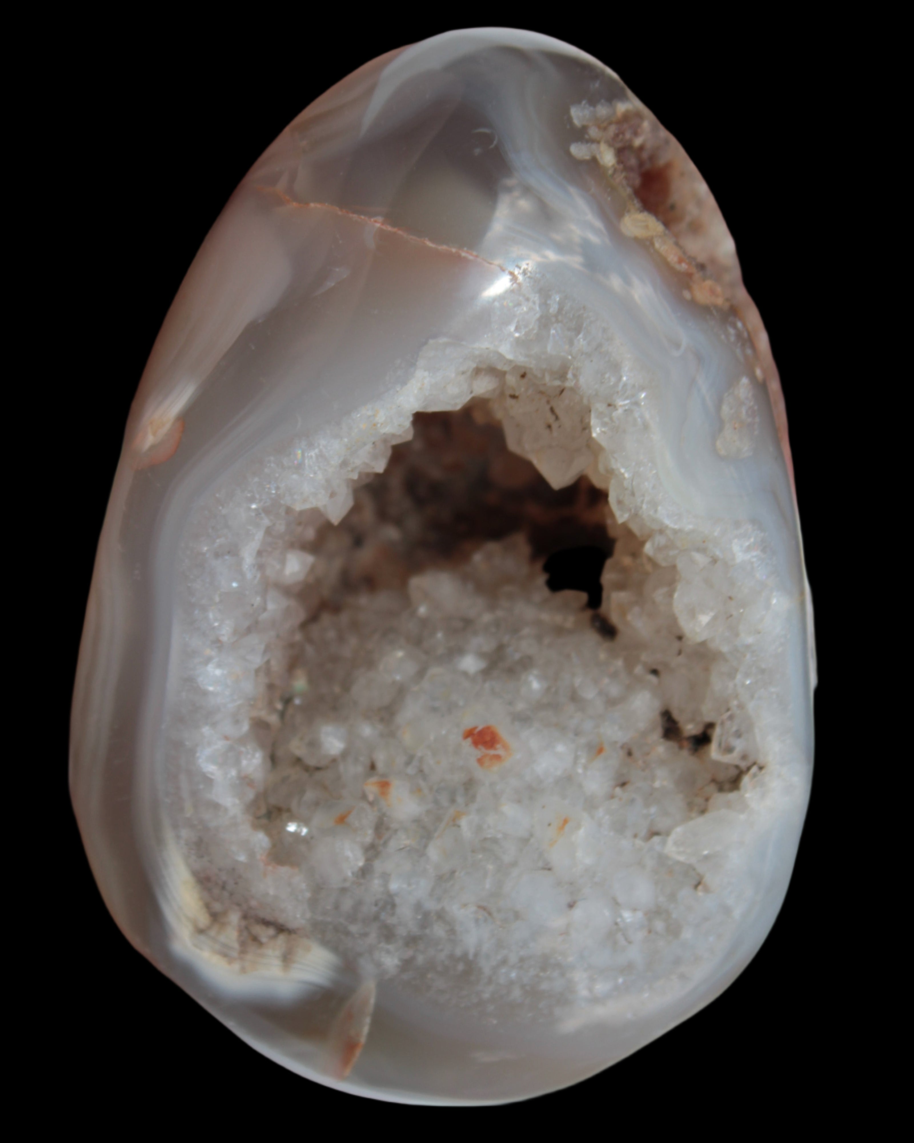 Agate geode 222g in sunlight - Rocks and Things Store