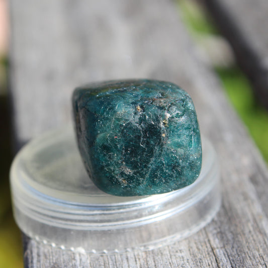 Blue Apatite tumbled stone 13g