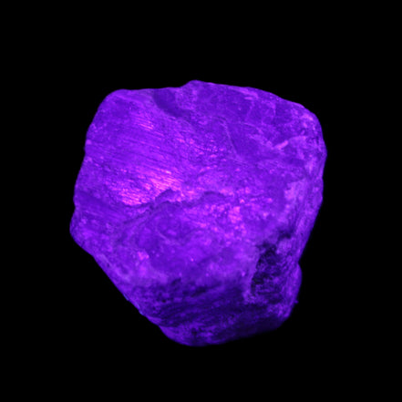 Blue Sapphire (unheated) 41g in UV light - Rocks and Things Store