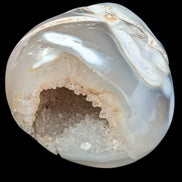Agate geode 435g Rocks and Things