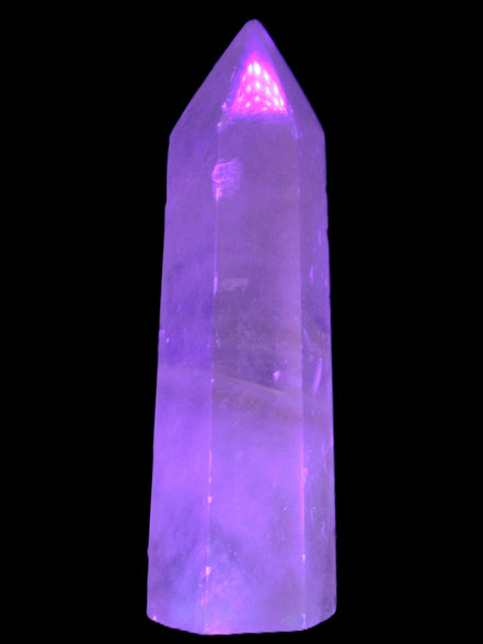 YYellow Calcite spar obelisk from Iceland 216g in UV light Rocks and Things Store