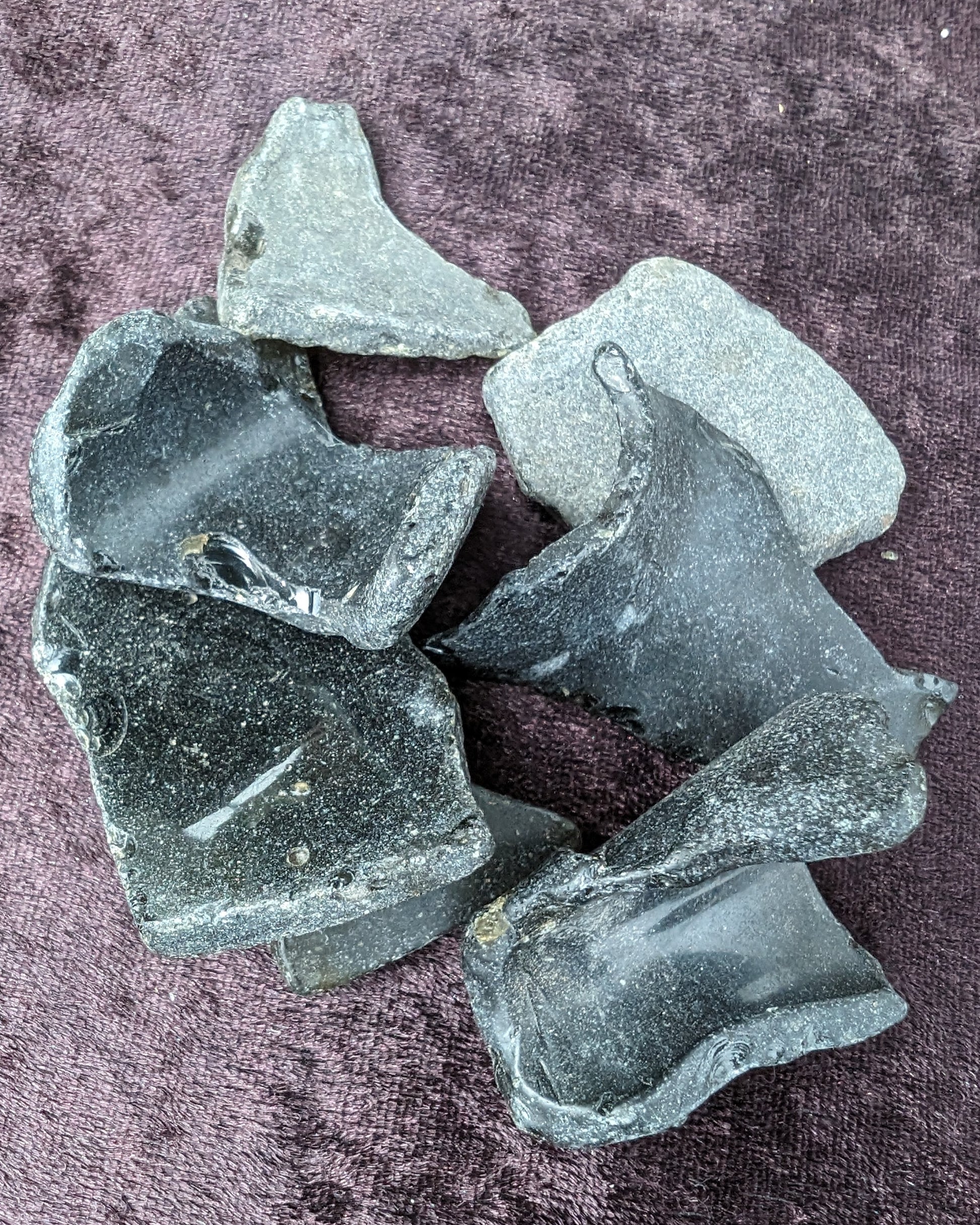 Thick old Glass from Reedy Creek, Eldorado 99g Rocks and Things