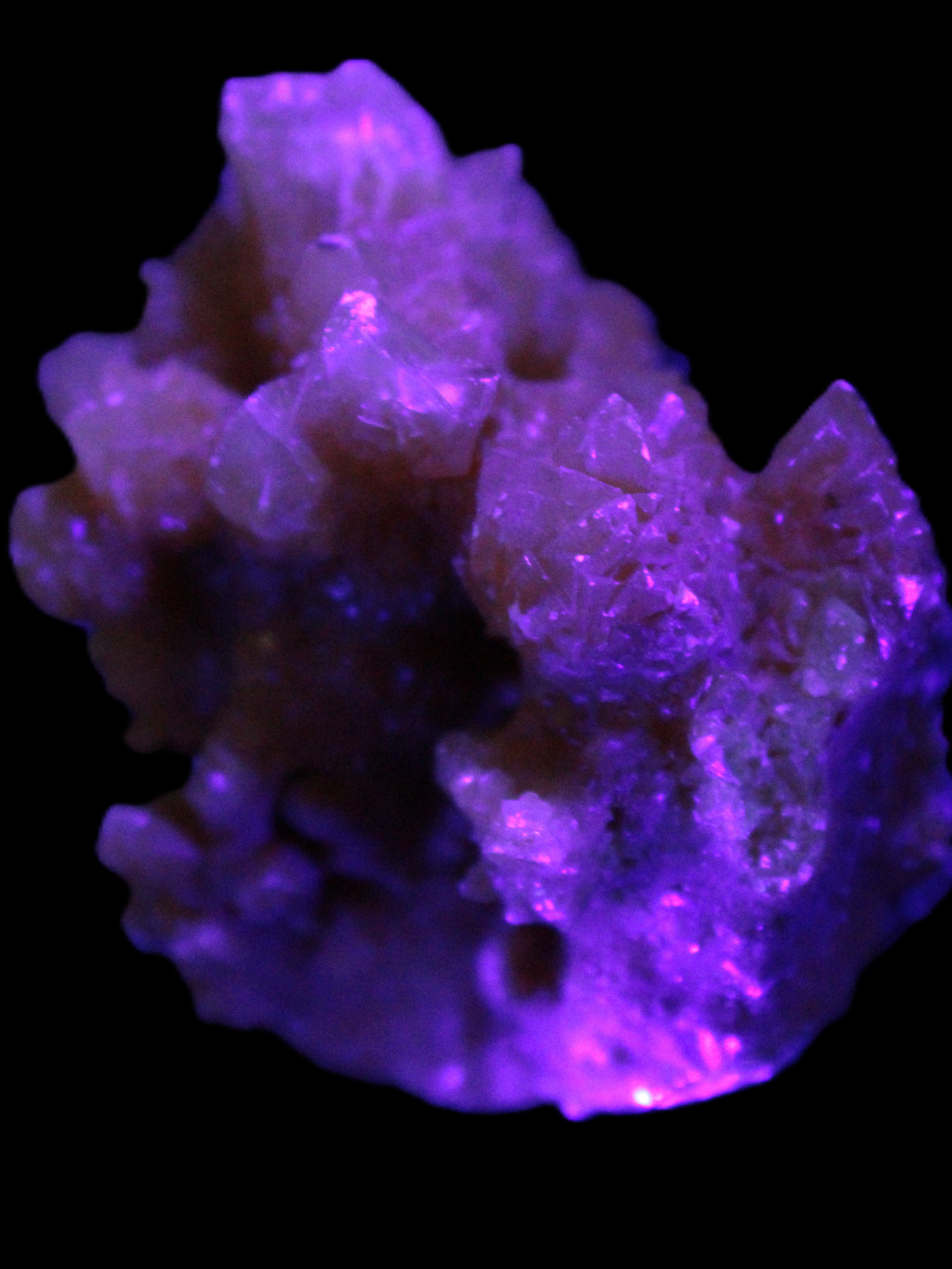 Orange Calcite cluster 45*50mm 68g in UV light