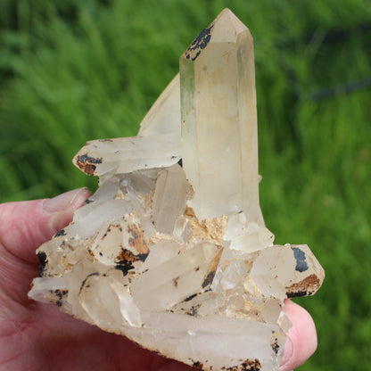 Quartz cluster 432g Rocks and Things