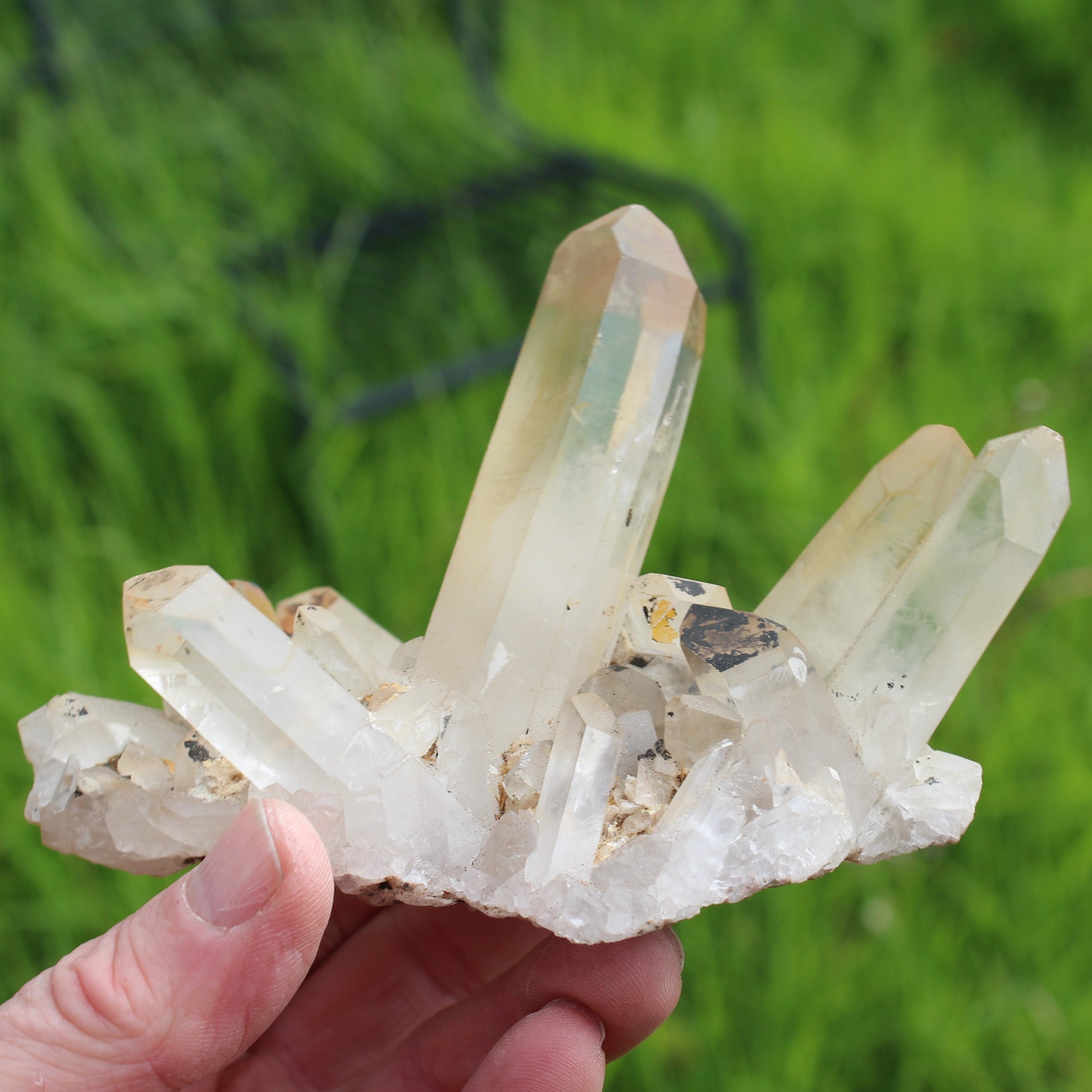 Quartz cluster 432g Rocks and Things