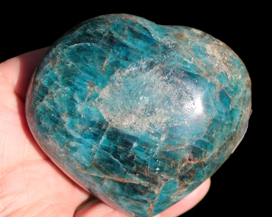 Apatite heart 359g Rocks and Things