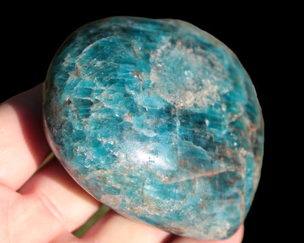 Apatite heart 359g Rocks and Things