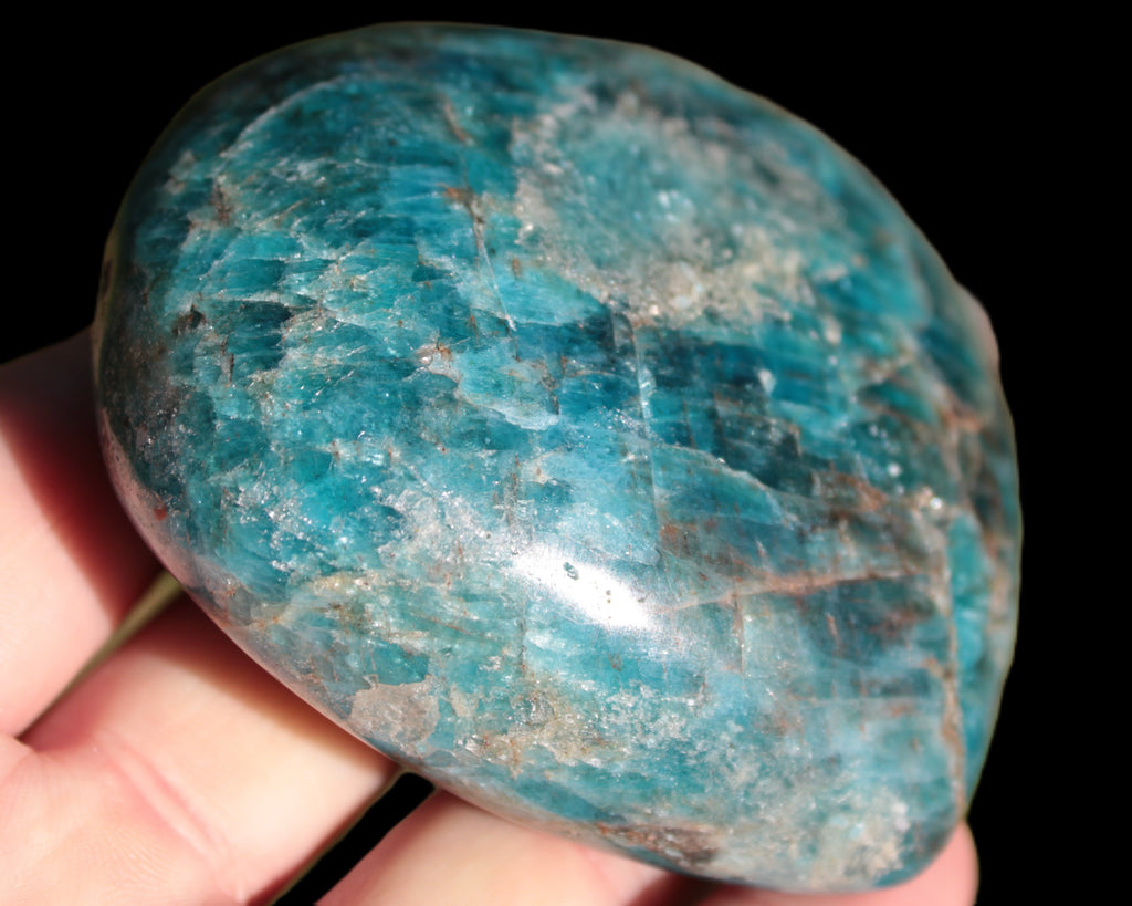 Apatite heart 359g Rocks and Things
