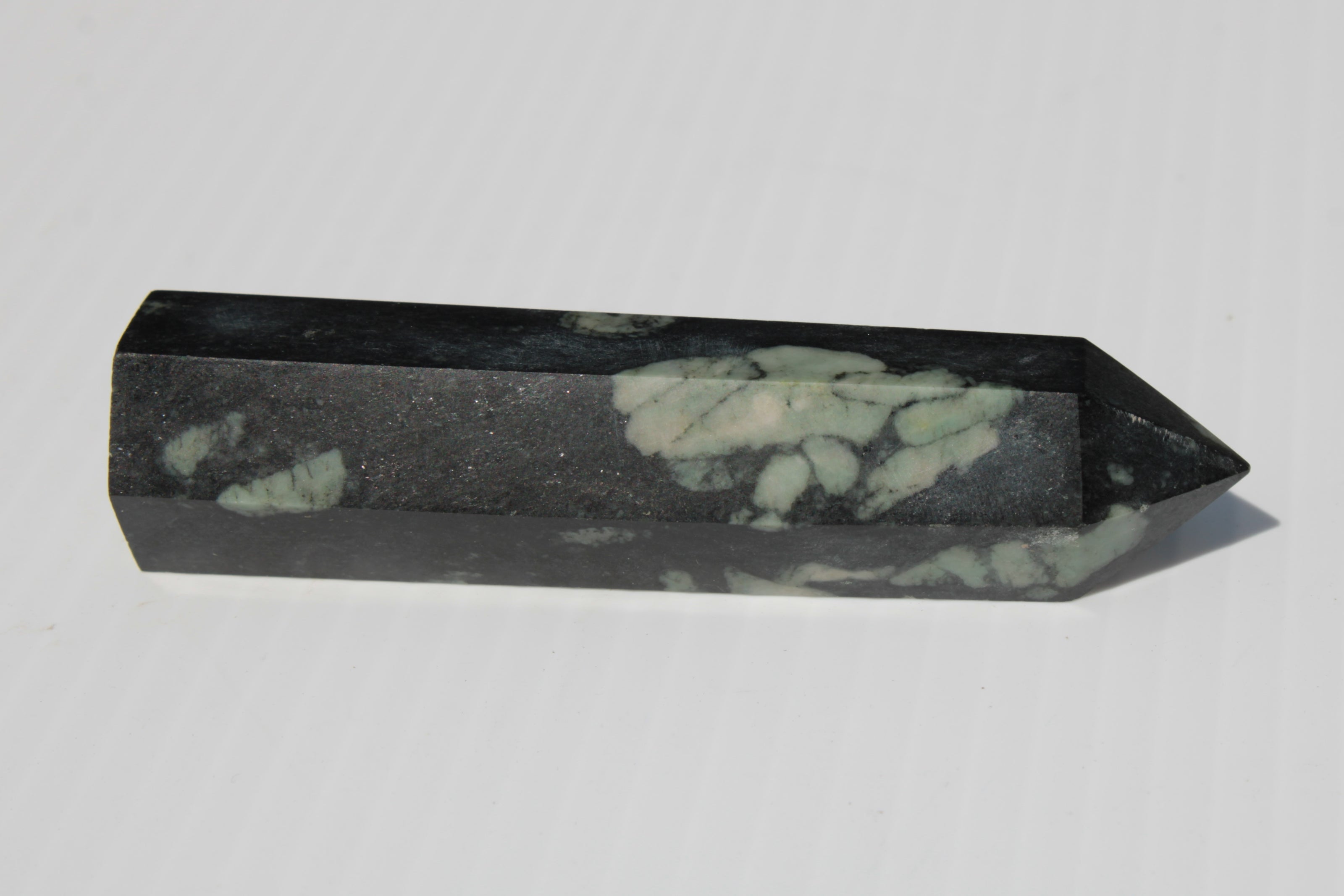 Chrysanthemum Stone wand 90g Rocks and Things