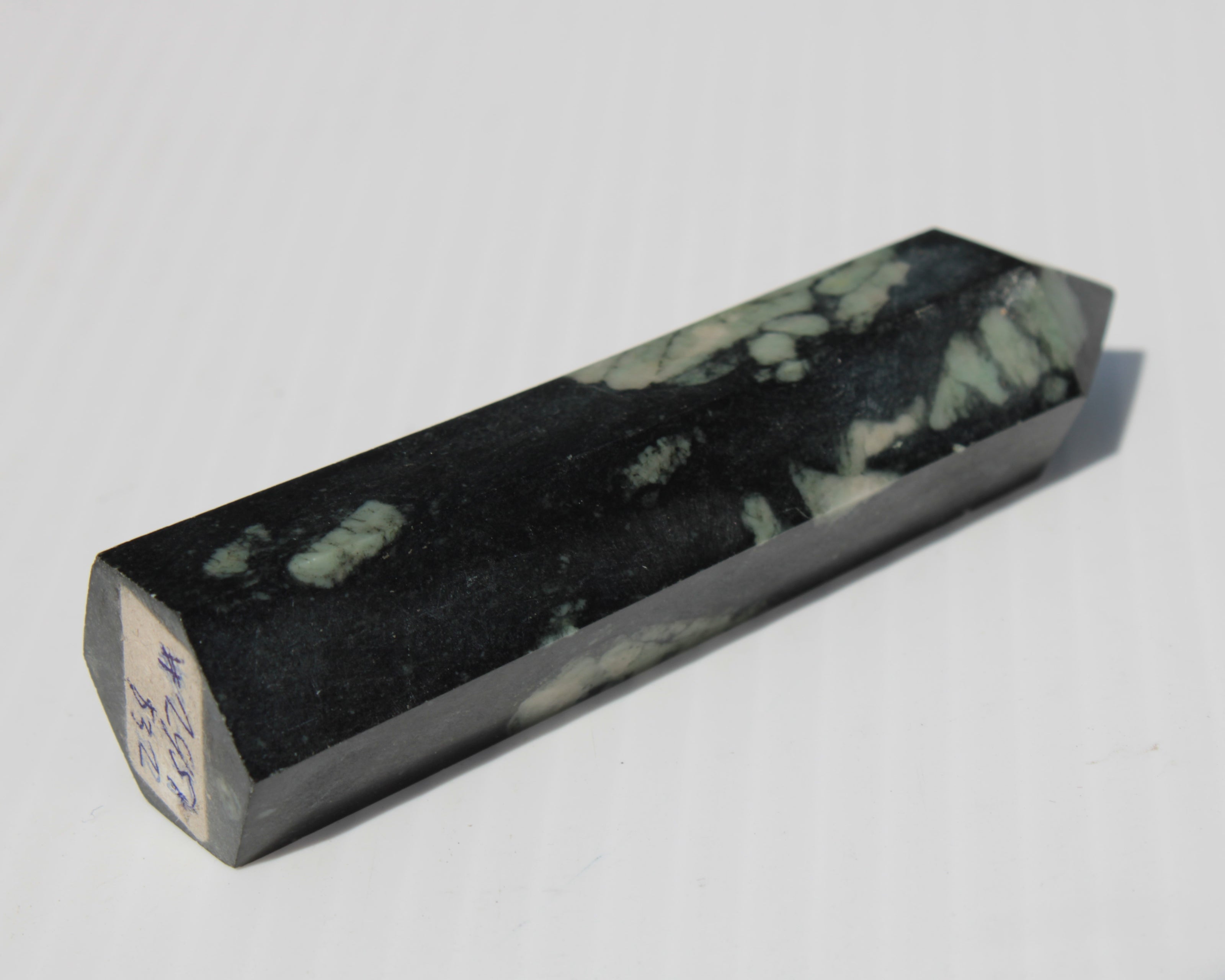Chrysanthemum Stone wand 90g Rocks and Things