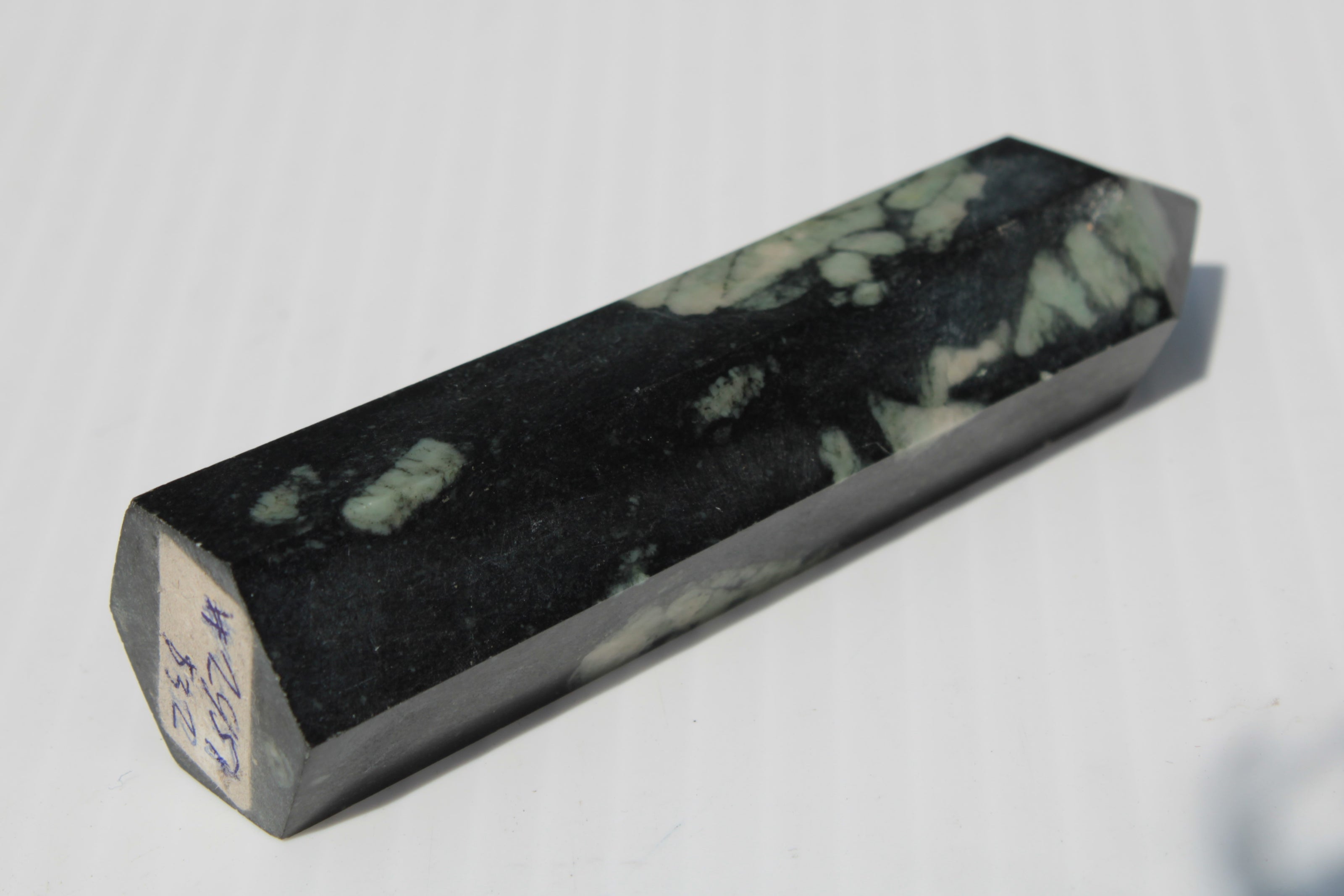 Chrysanthemum Stone wand 90g Rocks and Things