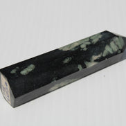 Chrysanthemum Stone wand 90g Rocks and Things