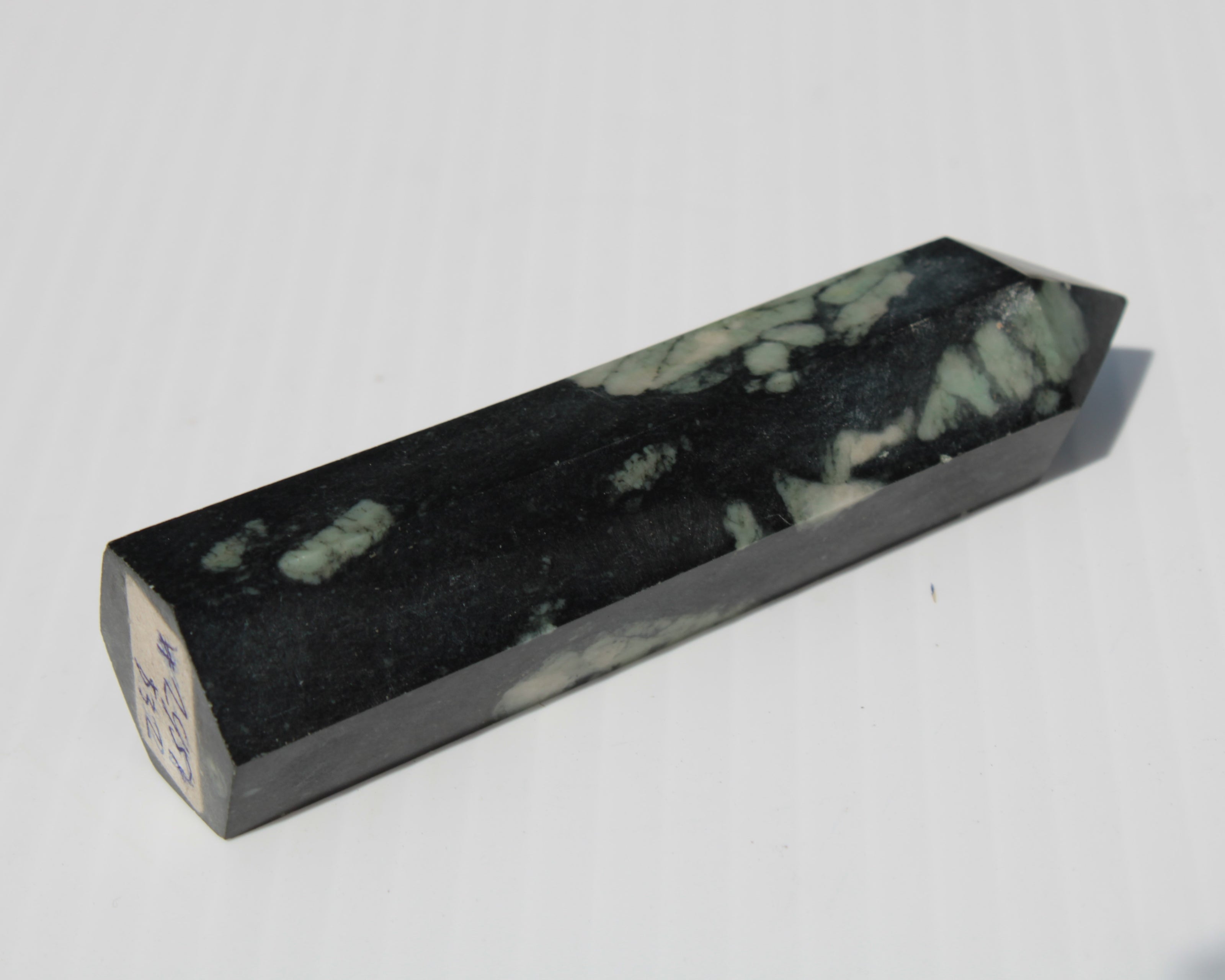 Chrysanthemum Stone wand 90g Rocks and Things