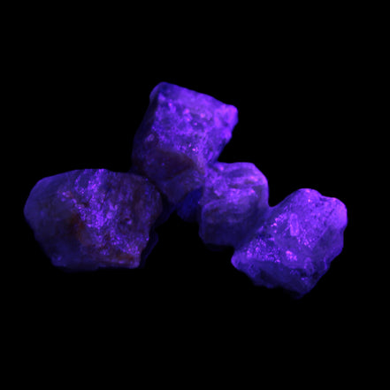 Aquamarine natural 3/4 crystals 11-12g in UV light  - Rocks and Things Store