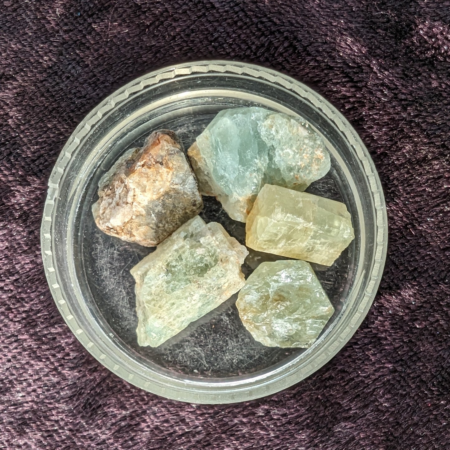 Aquamarine natural 4-6 crystals 7-8g