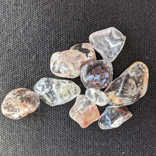 Quartz varieties tiny polished crystals