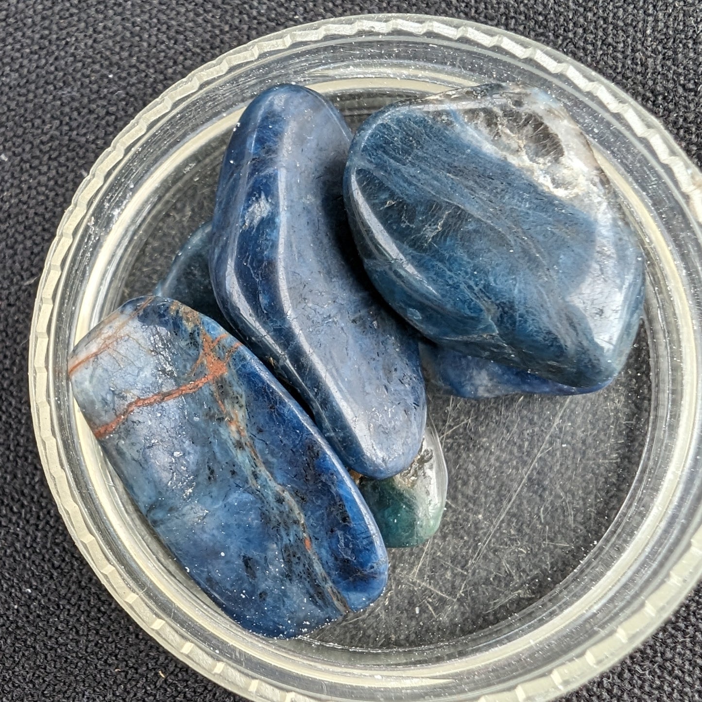 Kyanite gravel, 4/5 tumbled stones 8-11g