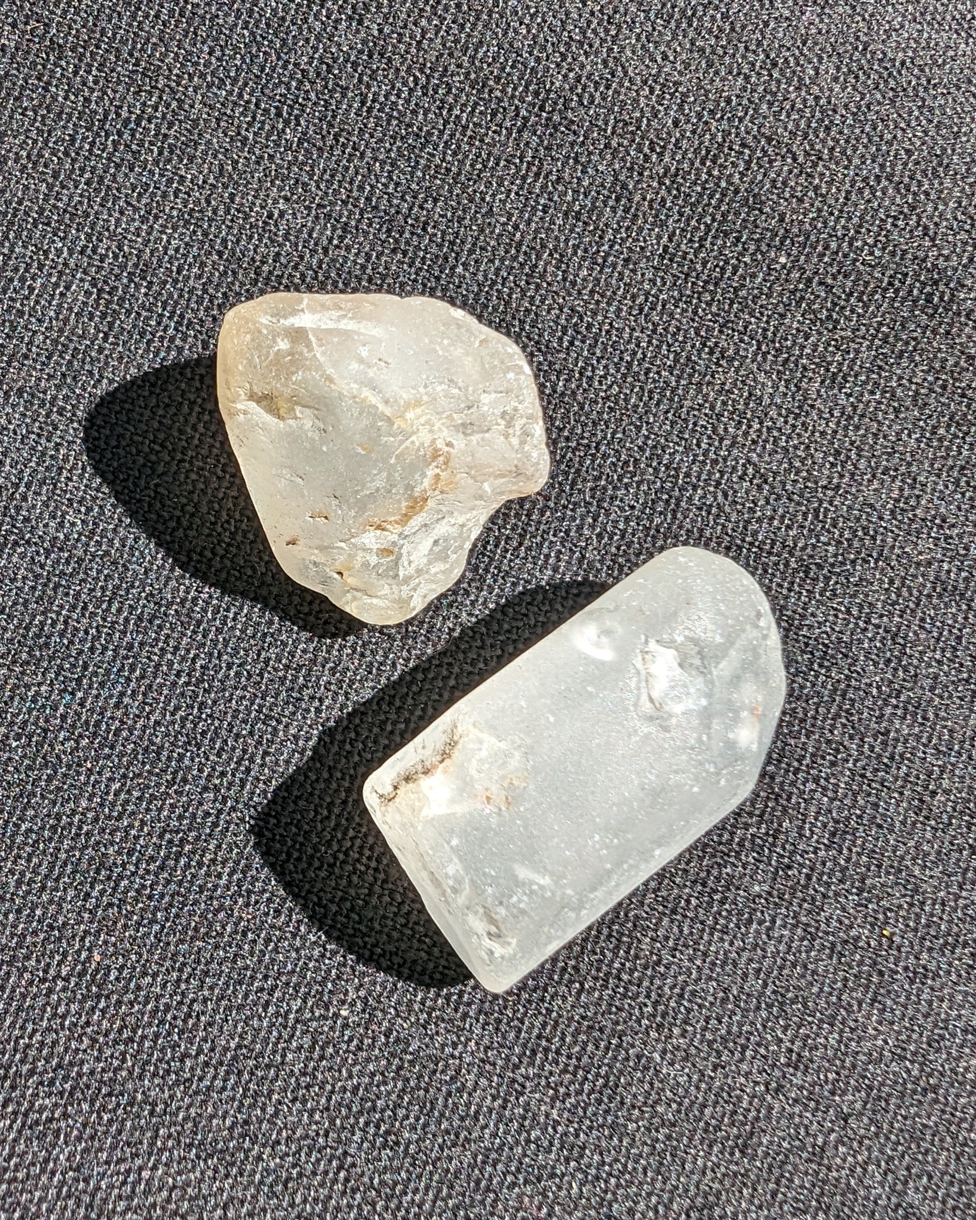 Topaz 2/3 crystals 15g Rocks and Things