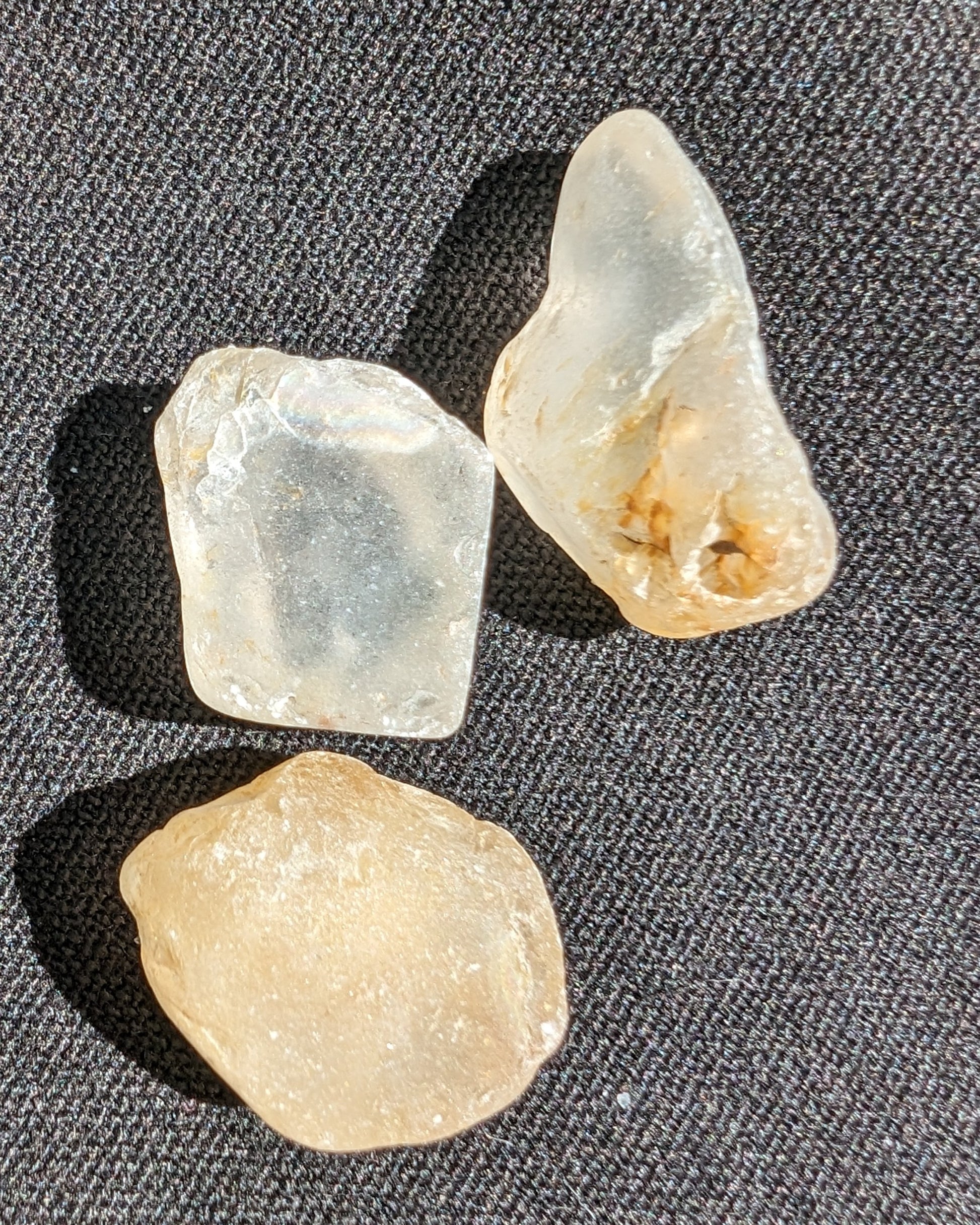 Topaz 2/3 crystals 15g Rocks and Things