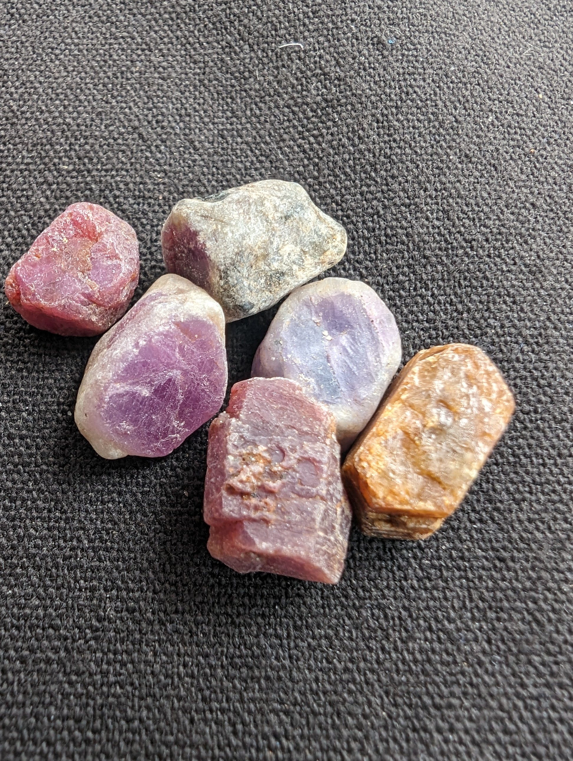 Red Corundum Ruby crystal untreated, 5/6 crystals 8g Rocks and Things