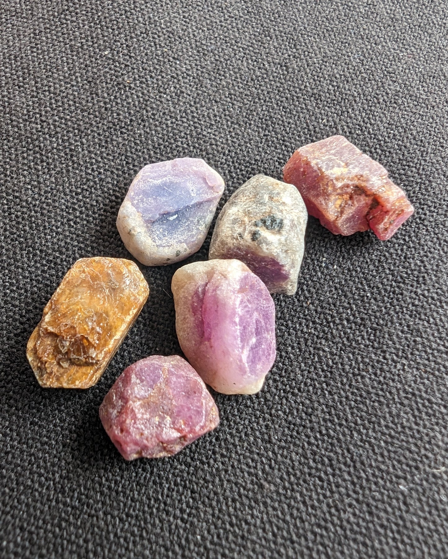 Red Corundum Ruby crystal untreated, 5/6 crystals 8g Rocks and Things