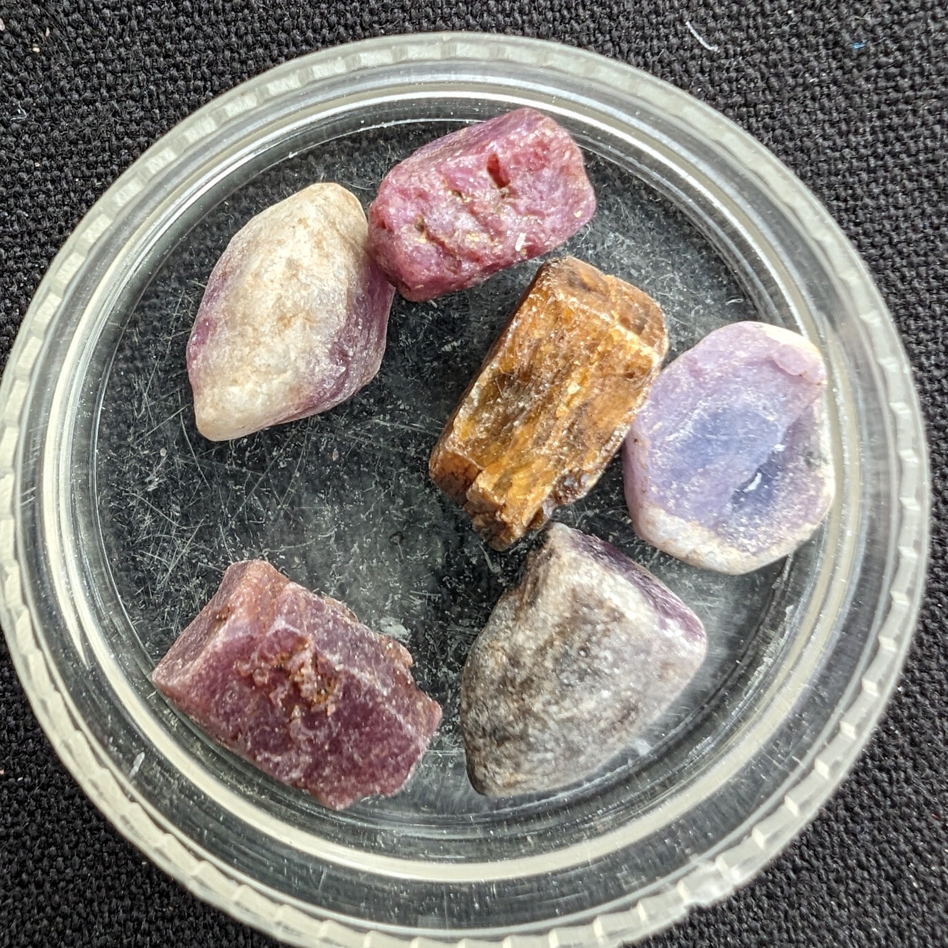 Red Corundum Ruby crystal untreated, 5/6 crystals 8g Rocks and Things