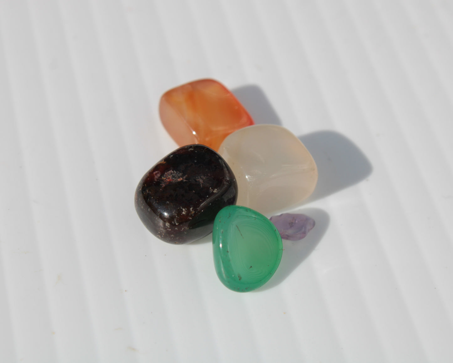 Agate tumbled 4/5 tiny stones 7-9g Rocks and Things