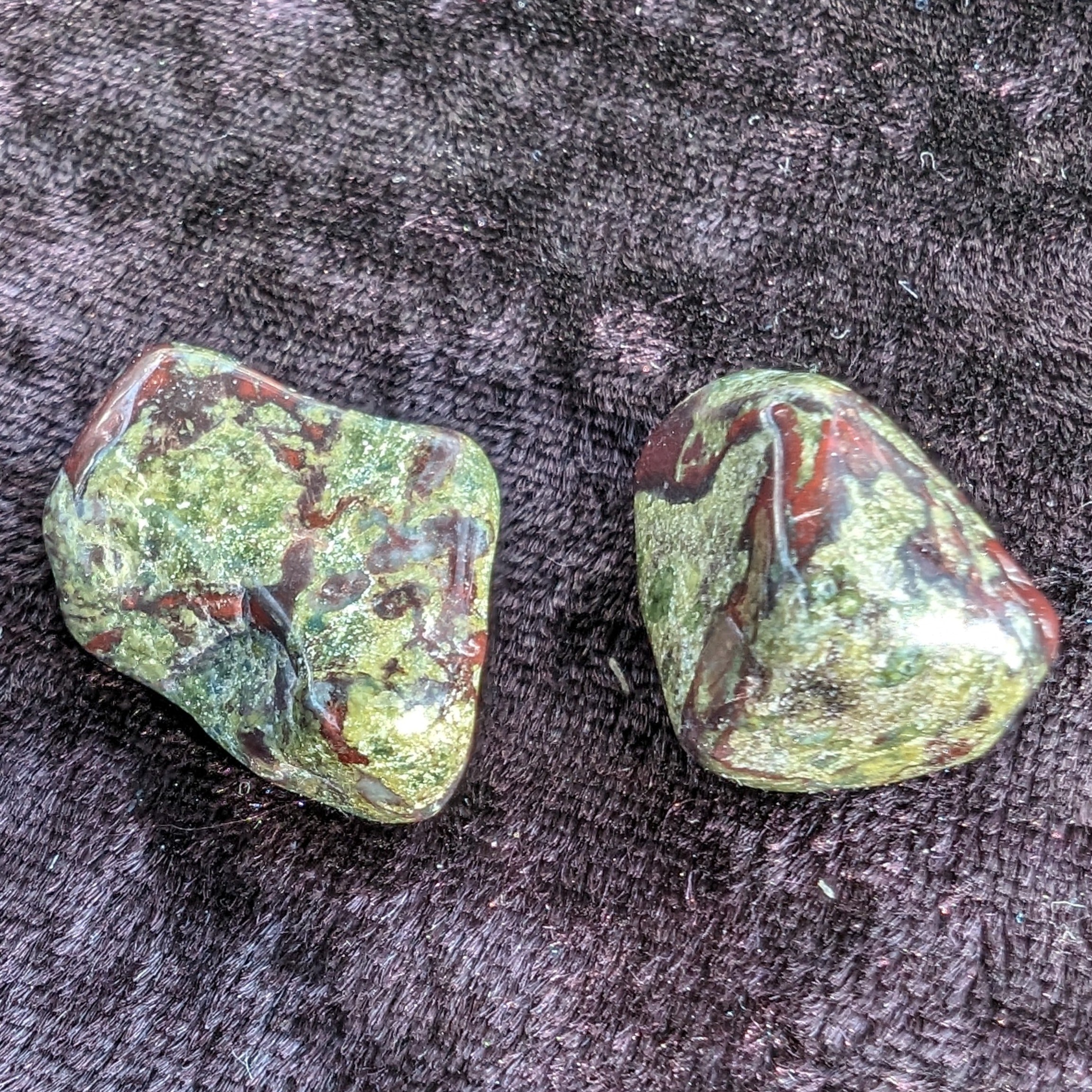 Dragons Blood Stone 2 tumbled stones 11-18g Rocks and Things