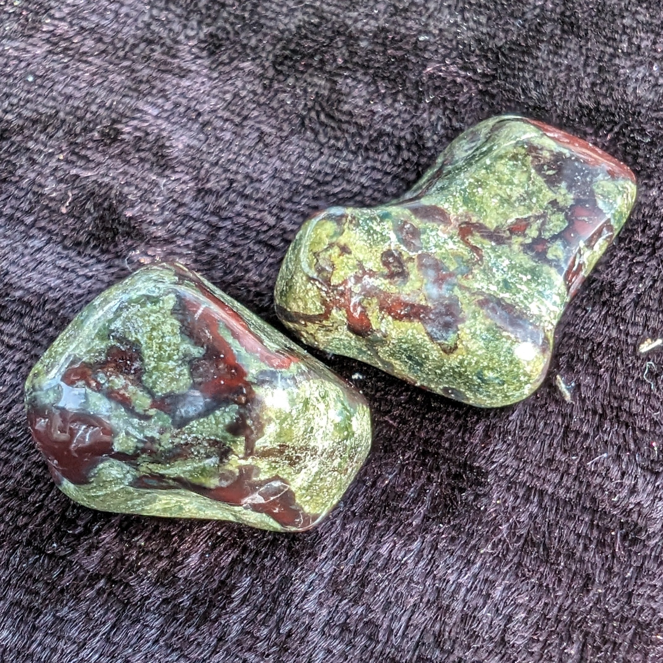 Dragons Blood Stone 2 tumbled stones 11-18g Rocks and Things