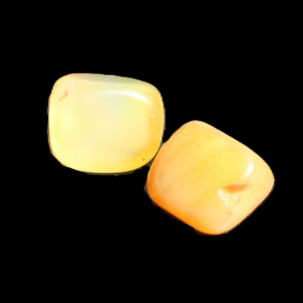Yellow Agate 2 stones 5g in sunlight - Rocks and Things Store