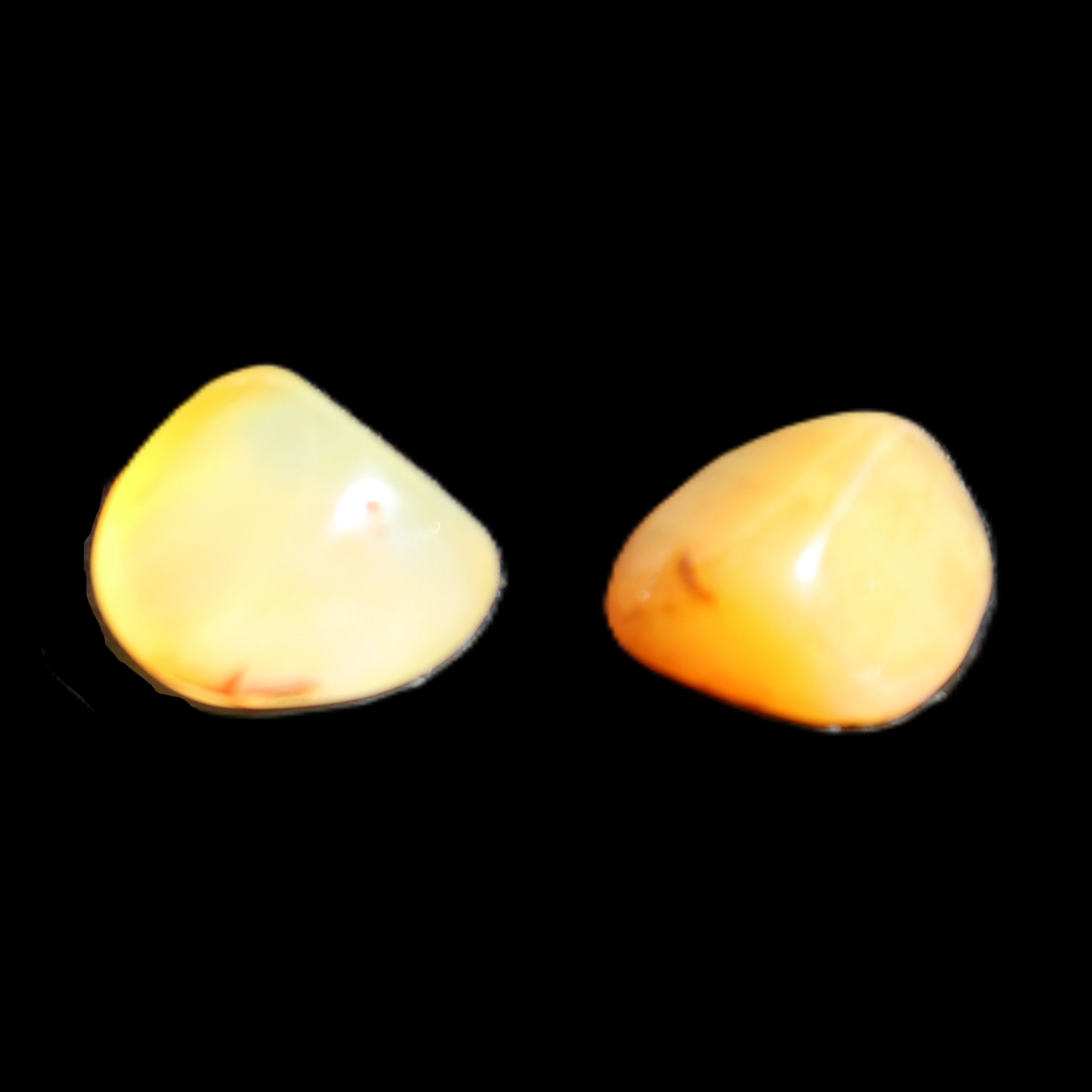 Yellow Agate 2 stones 5g in sunlight - Rocks and Things Store