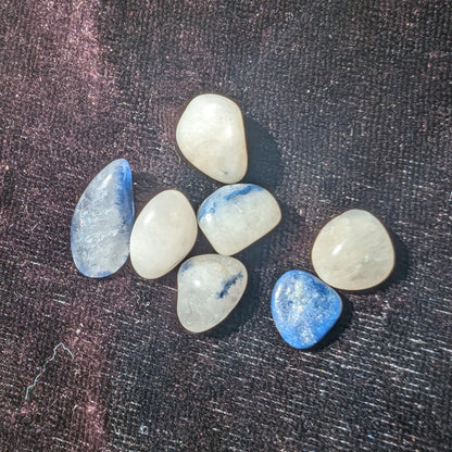 Dumortierite Blue hair Quartz 7 tiny crystals 7-9g
