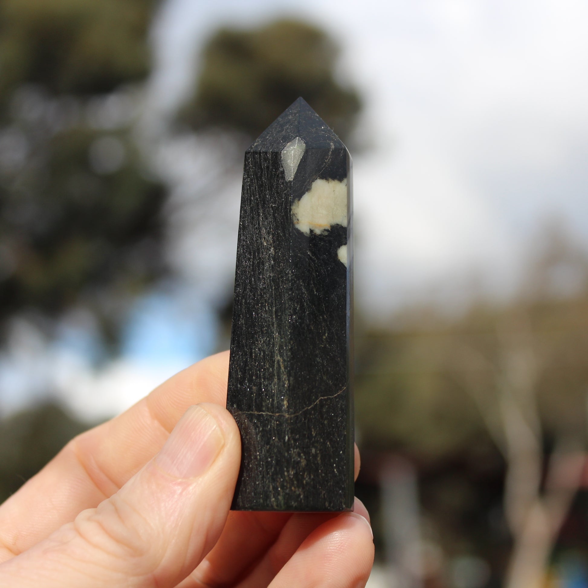 Chrysanthemum Stone wand 84g Rocks and Things