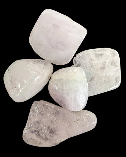 Kunzite Spodumene 3-5 crystals 12-15g in sunshine - Rocks and Things Store