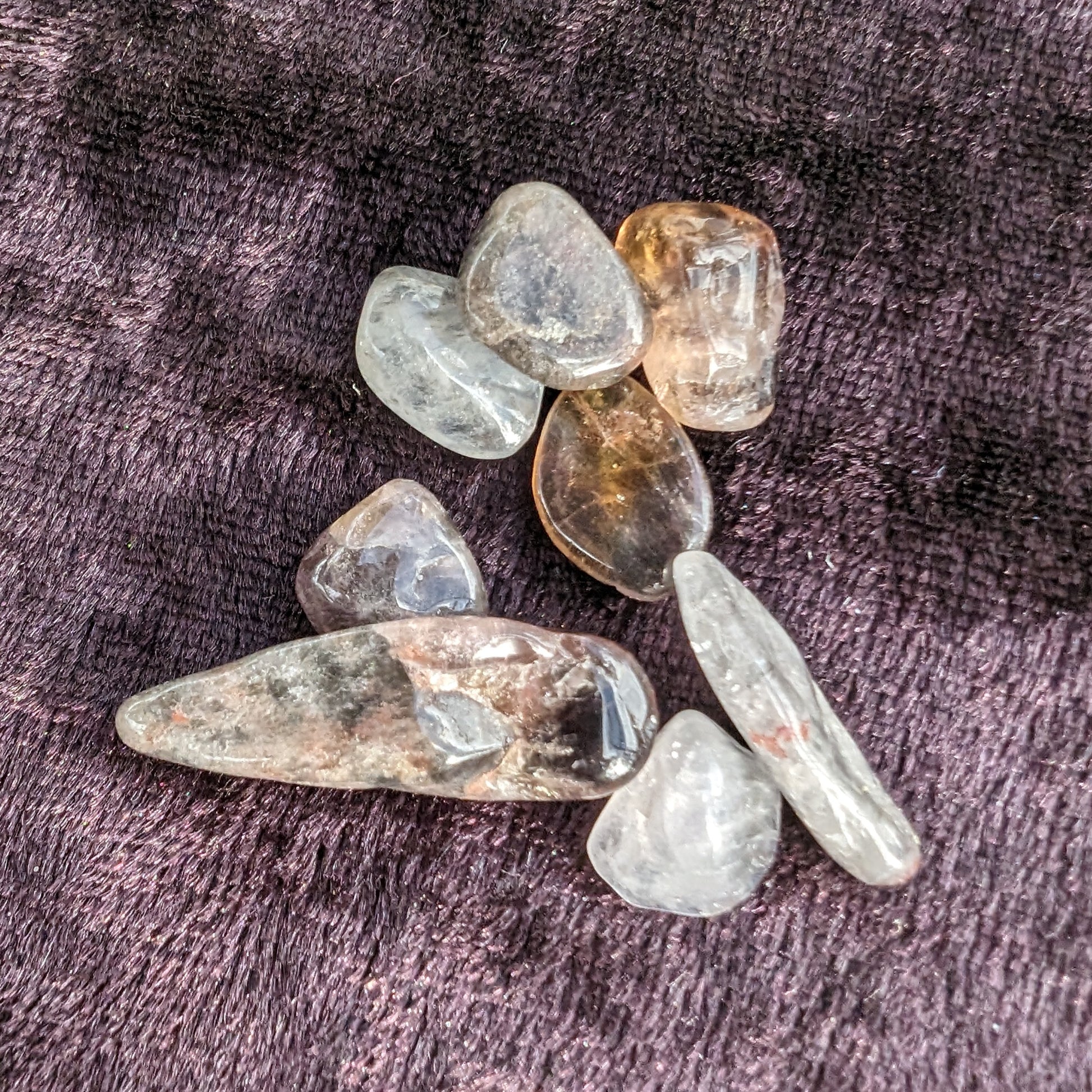 Auralite tiny tumbled crystals from Morocco 8-10g in sunlight - Rocks and Things Store