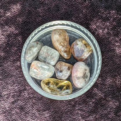 Auralite tiny tumbled crystals from Morocco 8-10g in sunlight - Rocks and Things Store