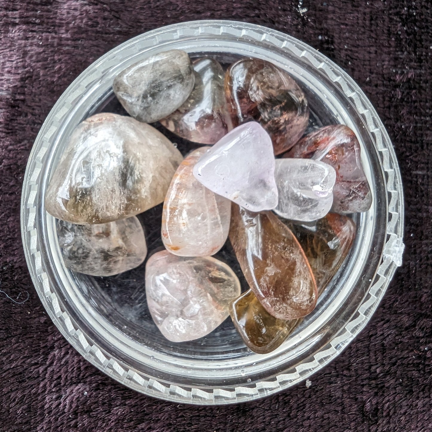 Auralite tiny tumbled crystals from Morocco 8-10g in sunlight - Rocks and Things Store