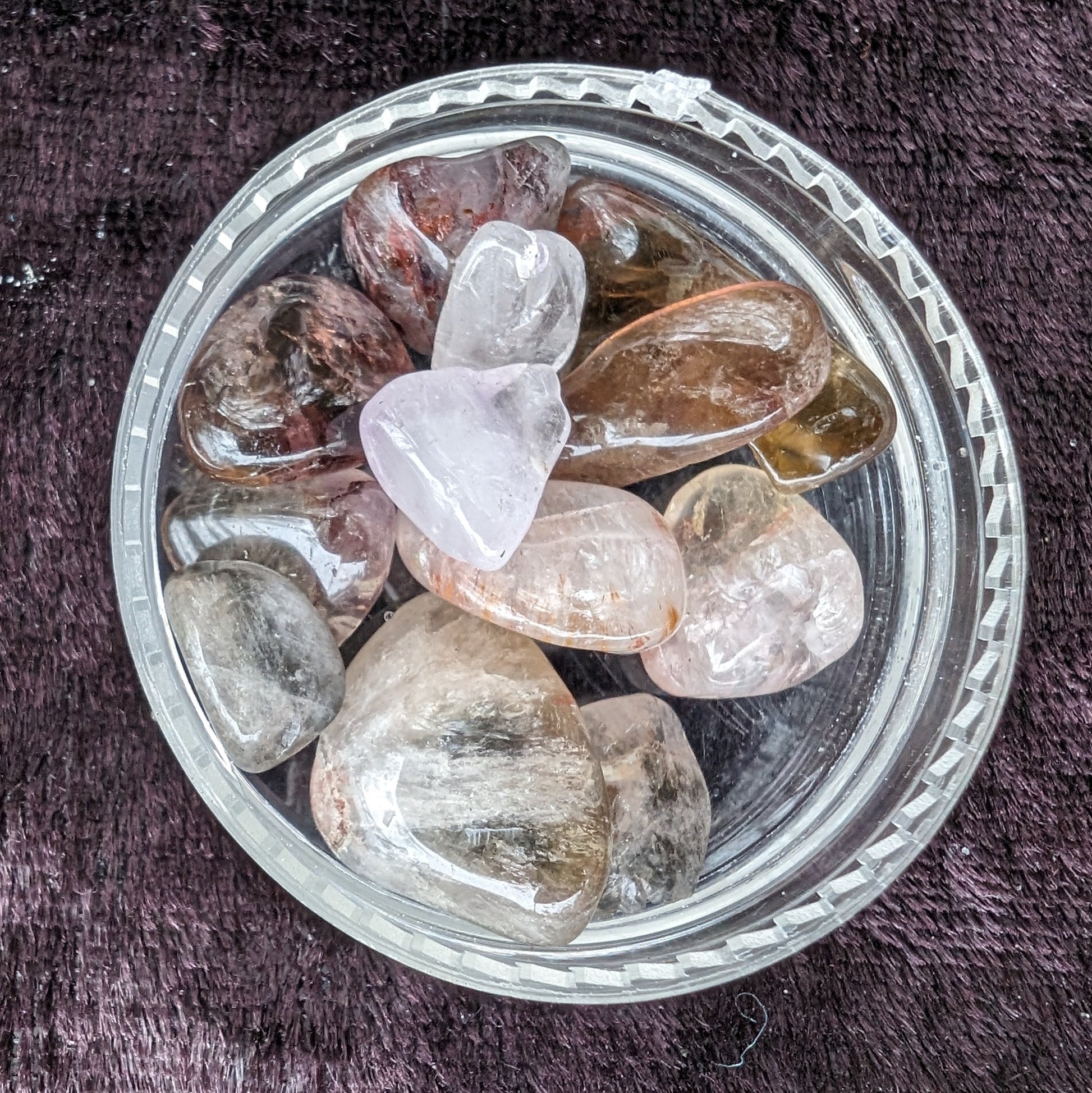 Auralite tiny tumbled crystals from Morocco 8-10g in sunlight - Rocks and Things Store