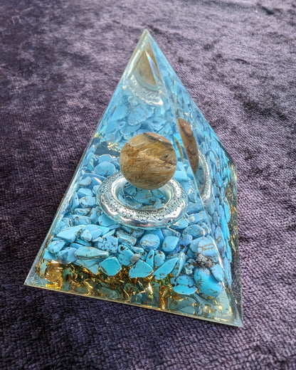 Orgone pyramid 65g Rocks and Things