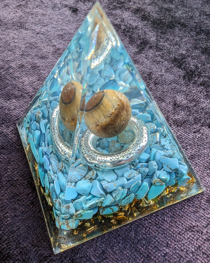 Orgone pyramid 65g Rocks and Things