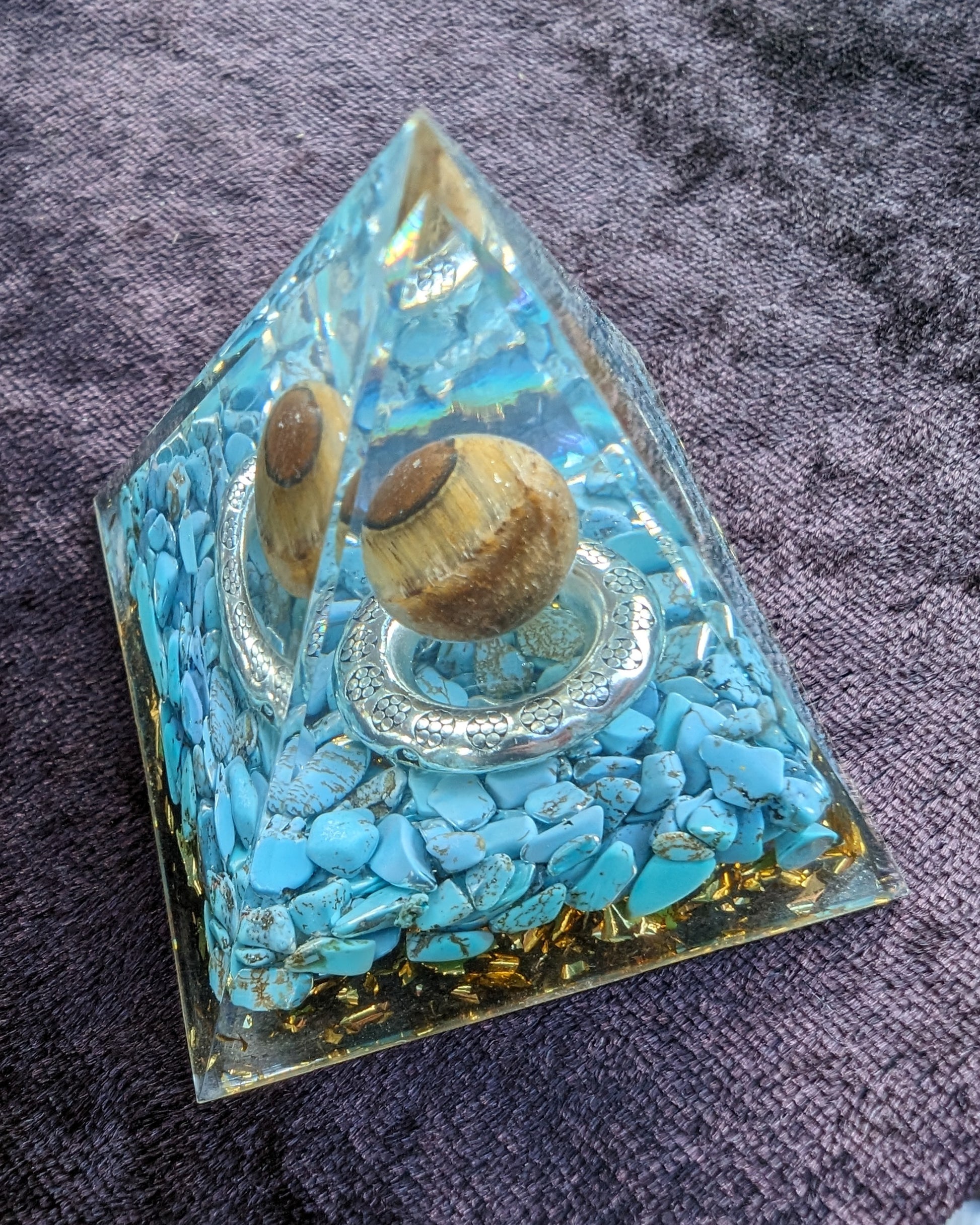 Orgone pyramid 65g Rocks and Things