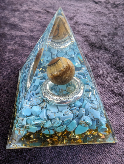 Orgone pyramid 65g Rocks and Things