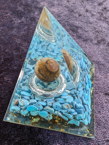 Orgone pyramid 65g Rocks and Things