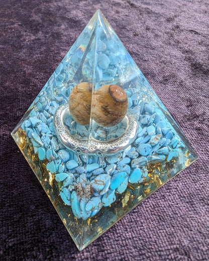 Orgone pyramid 65g Rocks and Things